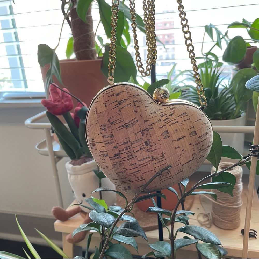 Kimchi Blue cork heart purse